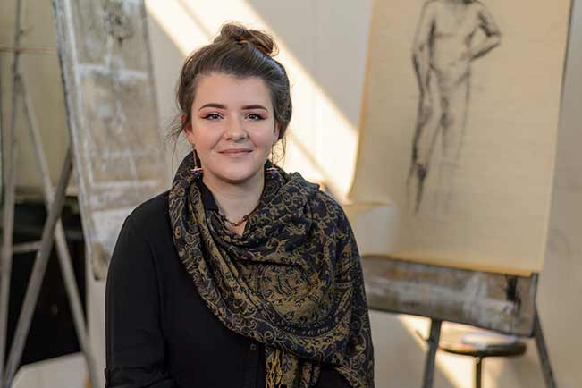 Arnela Mahmutovic in an art studio