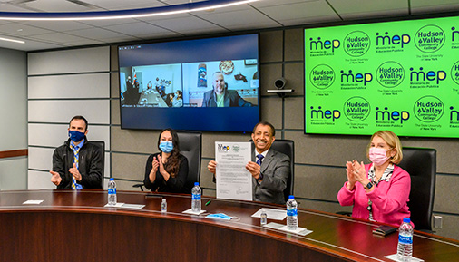 Signing of agreement with HVCC and MEP of Costa Rica